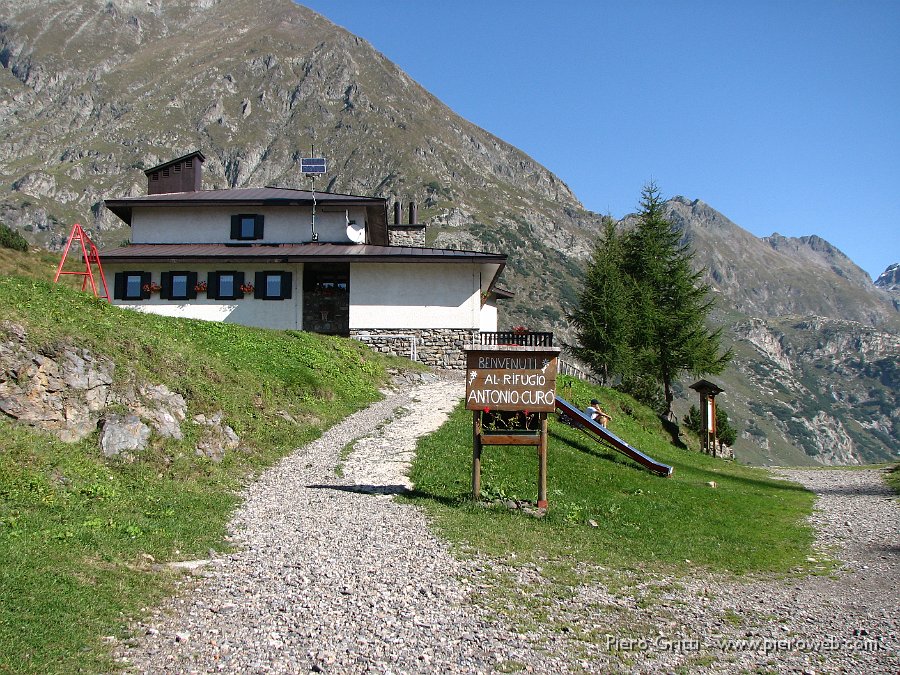 maslnaa-curo 071.jpg - Il Rifugio visto da sud